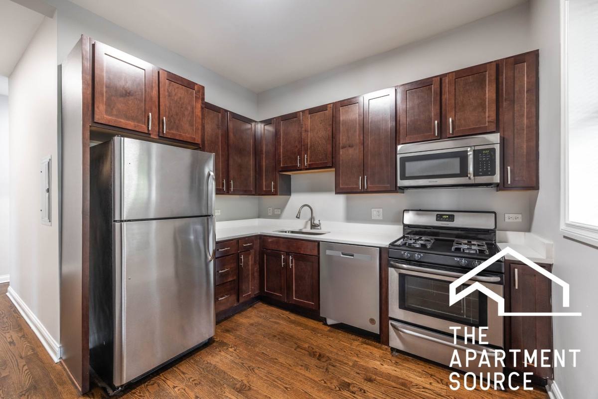 Apartment for rent at 1756 W Montrose Ave #1, Chicago, IL 60613