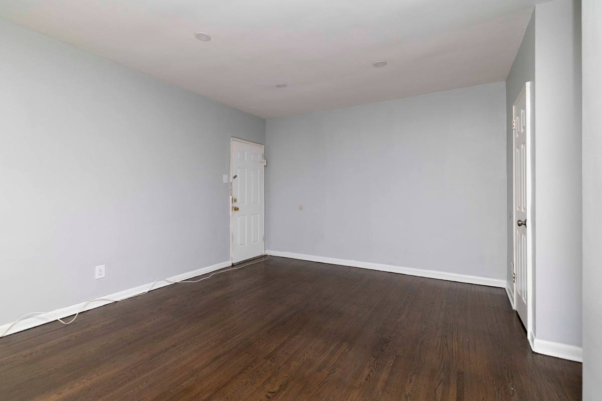 Apartment for rent at 712-718 E Main St #3A, Maple Shade, NJ 08052