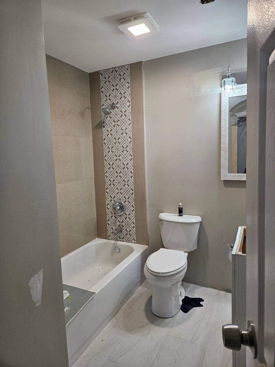 House for rent at 1020 S Park Blvd, Streamwood, IL 60107