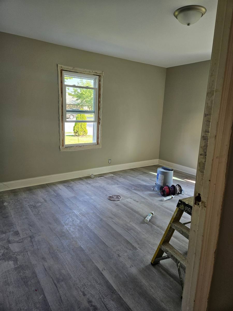 House for rent at 1020 S Park Blvd, Streamwood, IL 60107