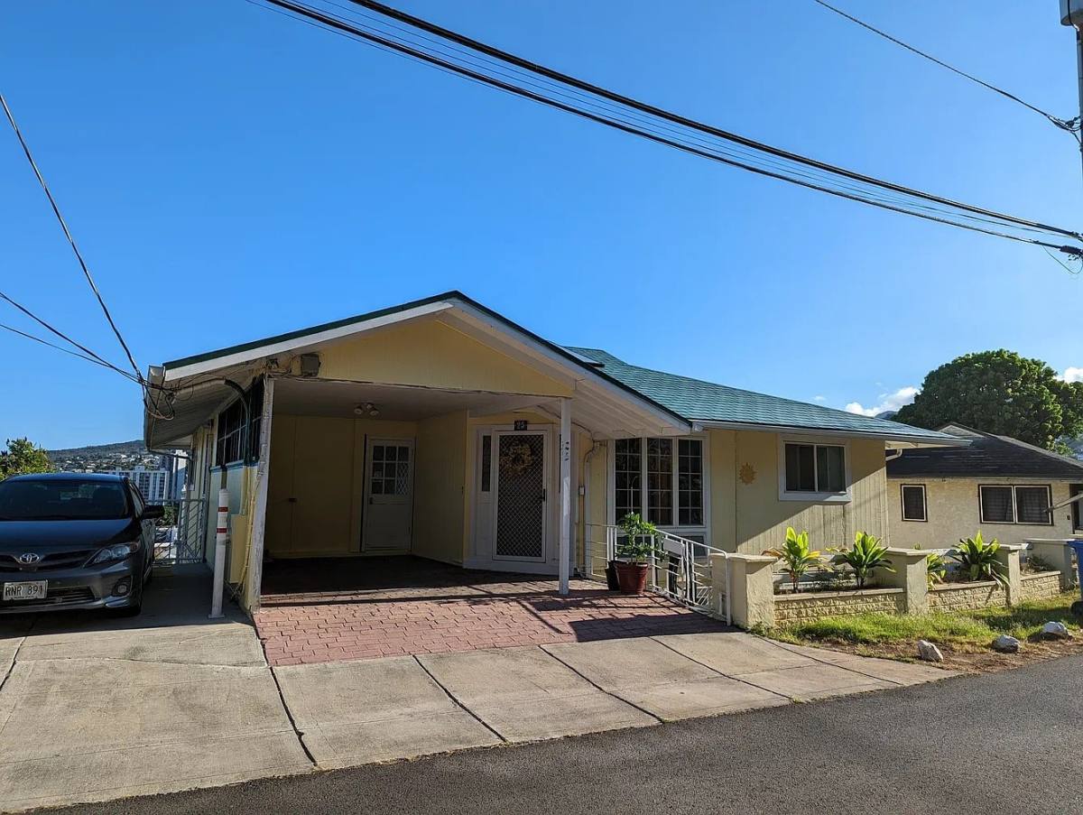House for rent at 25 Prospect St, Honolulu, HI 96813
