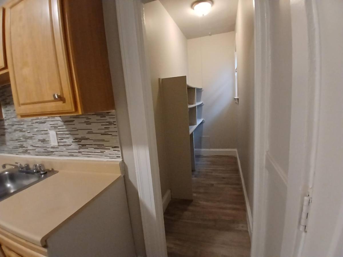 Apartment for rent at 327 Washington St #327 C2, Hartford, CT 06106