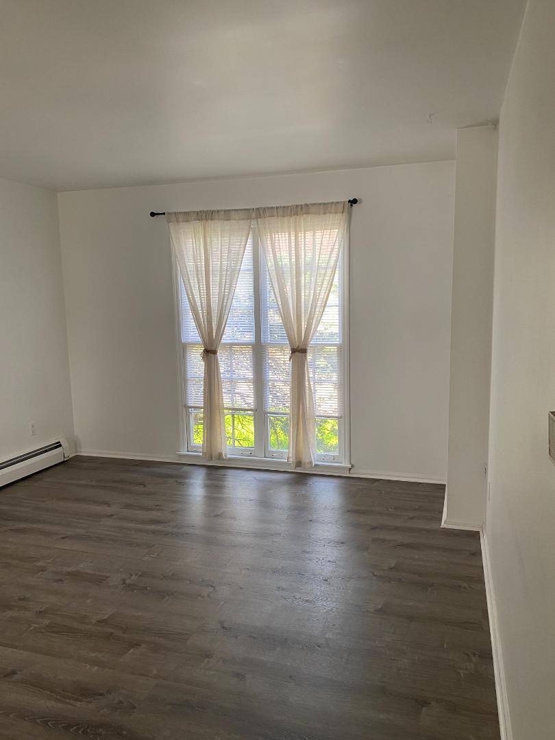 Apartment for rent at 325 W High St #6, Oxford, OH 45056