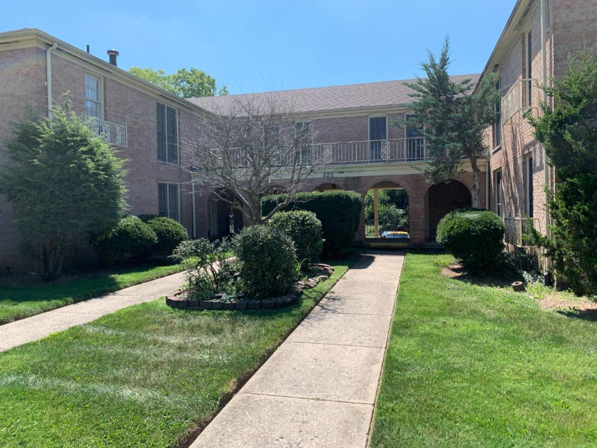 Apartment for rent at 325 W High St #6, Oxford, OH 45056