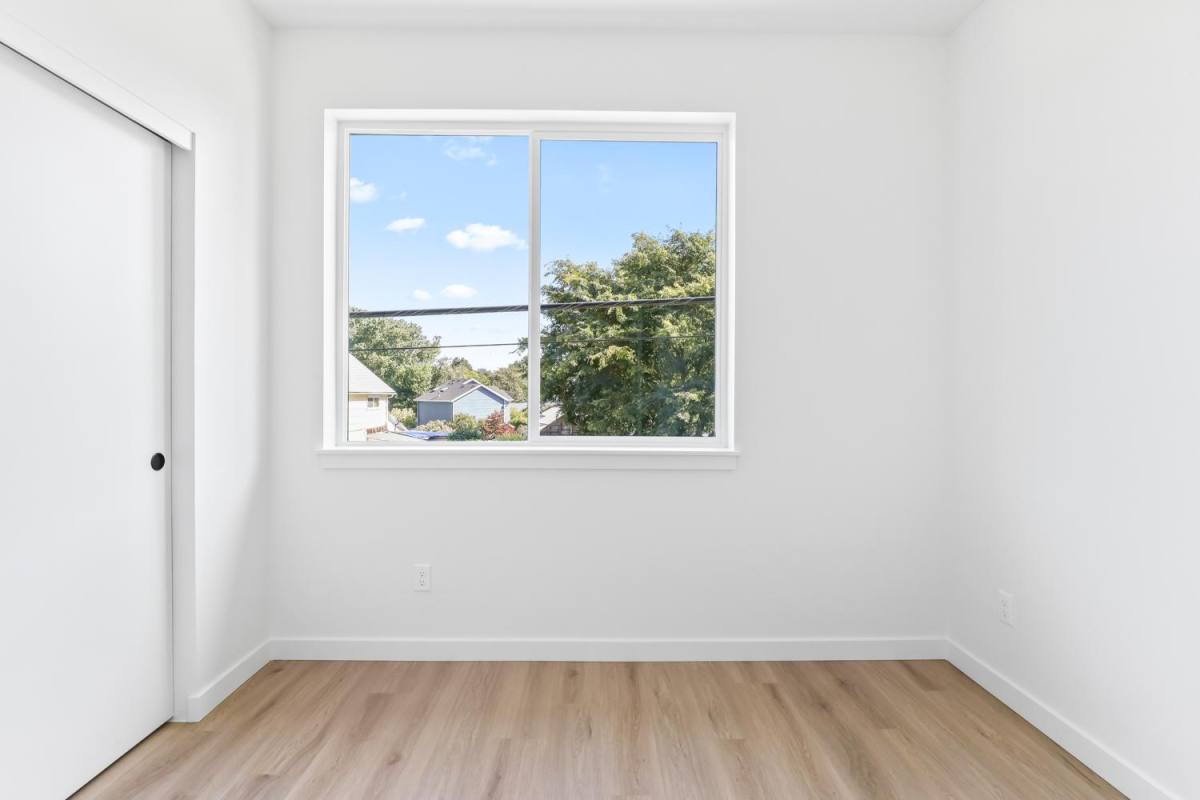 Apartment for rent at 7007 NE 8th, Portland, OR 97211