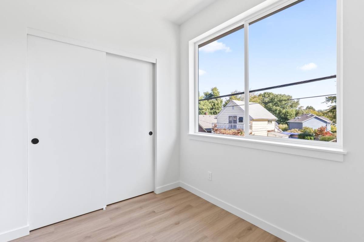 Apartment for rent at 7007 NE 8th, Portland, OR 97211