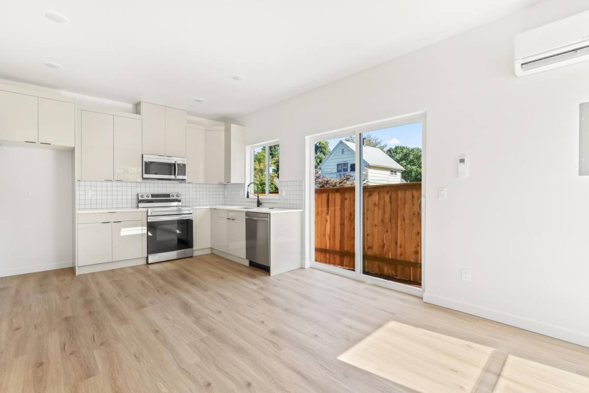 Apartment for rent at 7007 NE 8th, Portland, OR 97211
