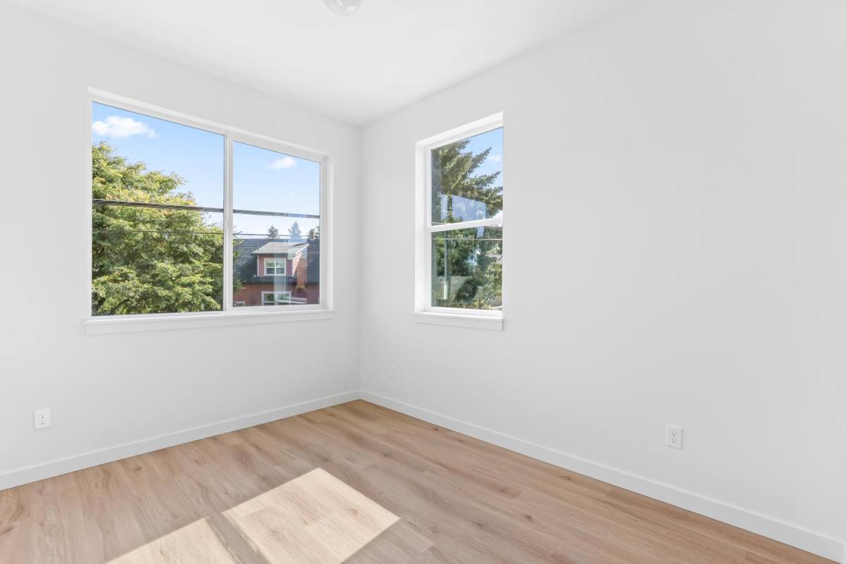 Apartment for rent at 7007 NE 8th, Portland, OR 97211