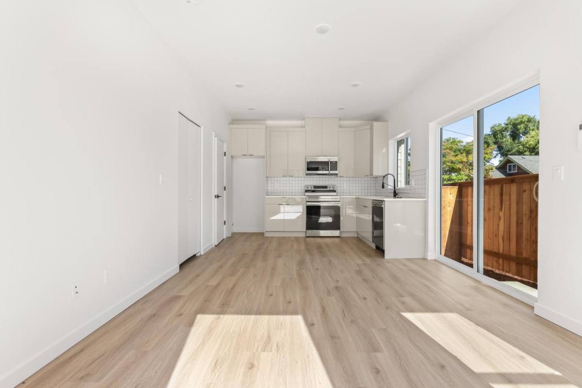 Apartment for rent at 7007 NE 8th, Portland, OR 97211