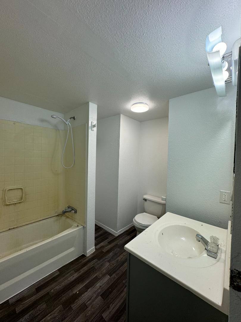 Apartment for rent at 2111 W Austin St #25 Pom, Port Lavaca, TX 77979