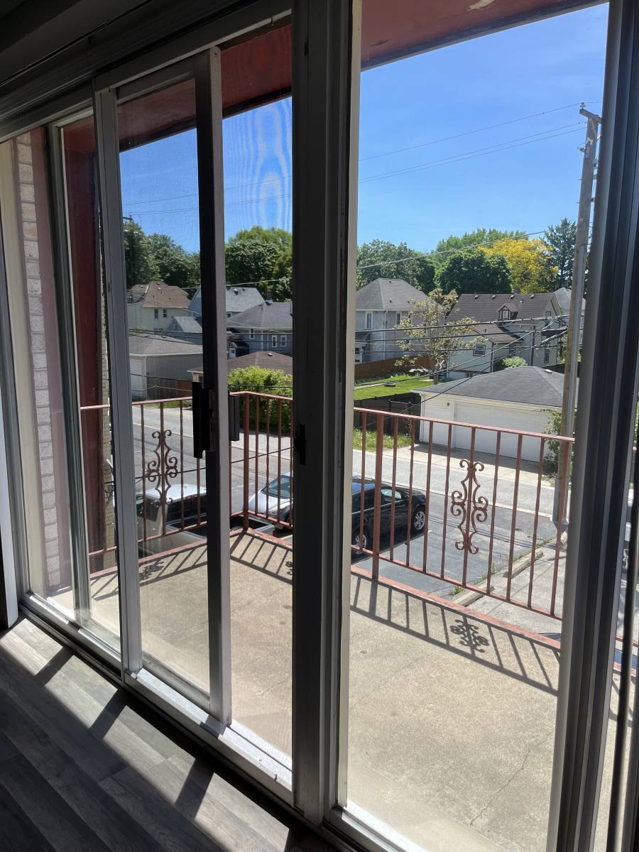 Apartment for rent at 1425 Ashland Ave #303, Des Plaines, IL 60016