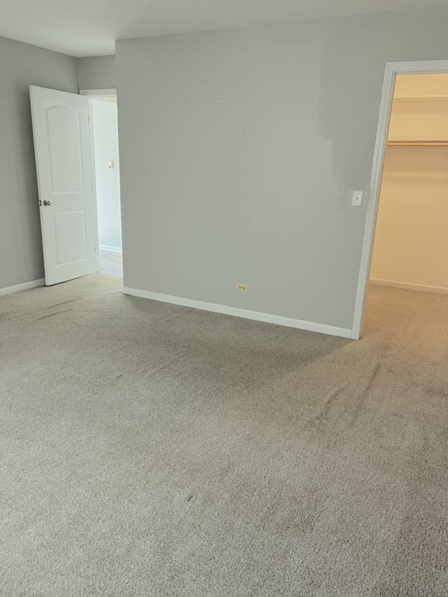 Apartment for rent at 1425 Ashland Ave #303, Des Plaines, IL 60016