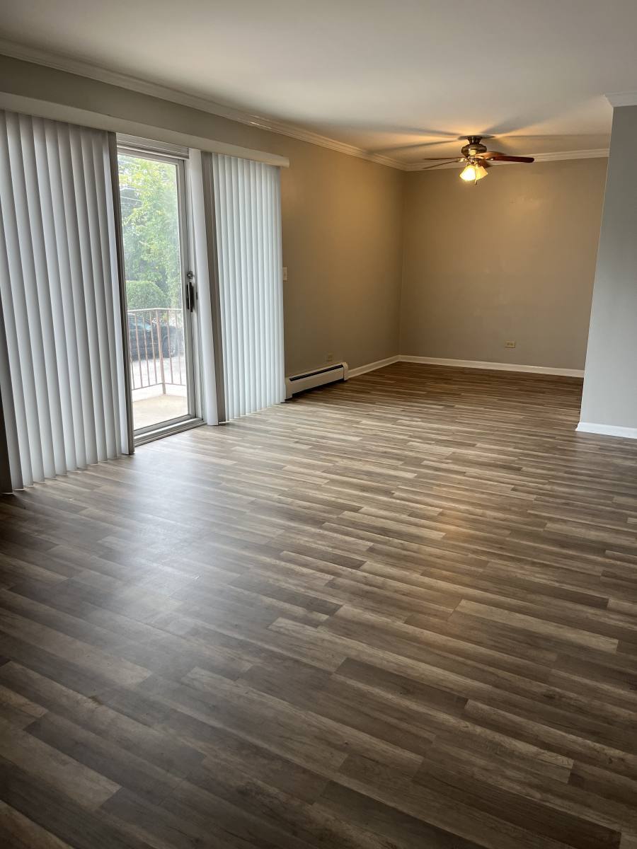 Apartment for rent at 1425 Ashland Ave #303, Des Plaines, IL 60016