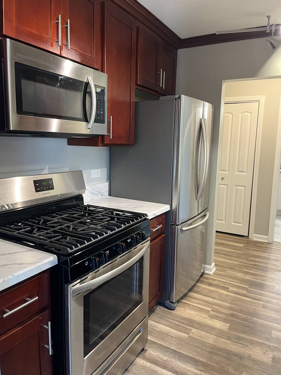 Apartment for rent at 1425 Ashland Ave #303, Des Plaines, IL 60016