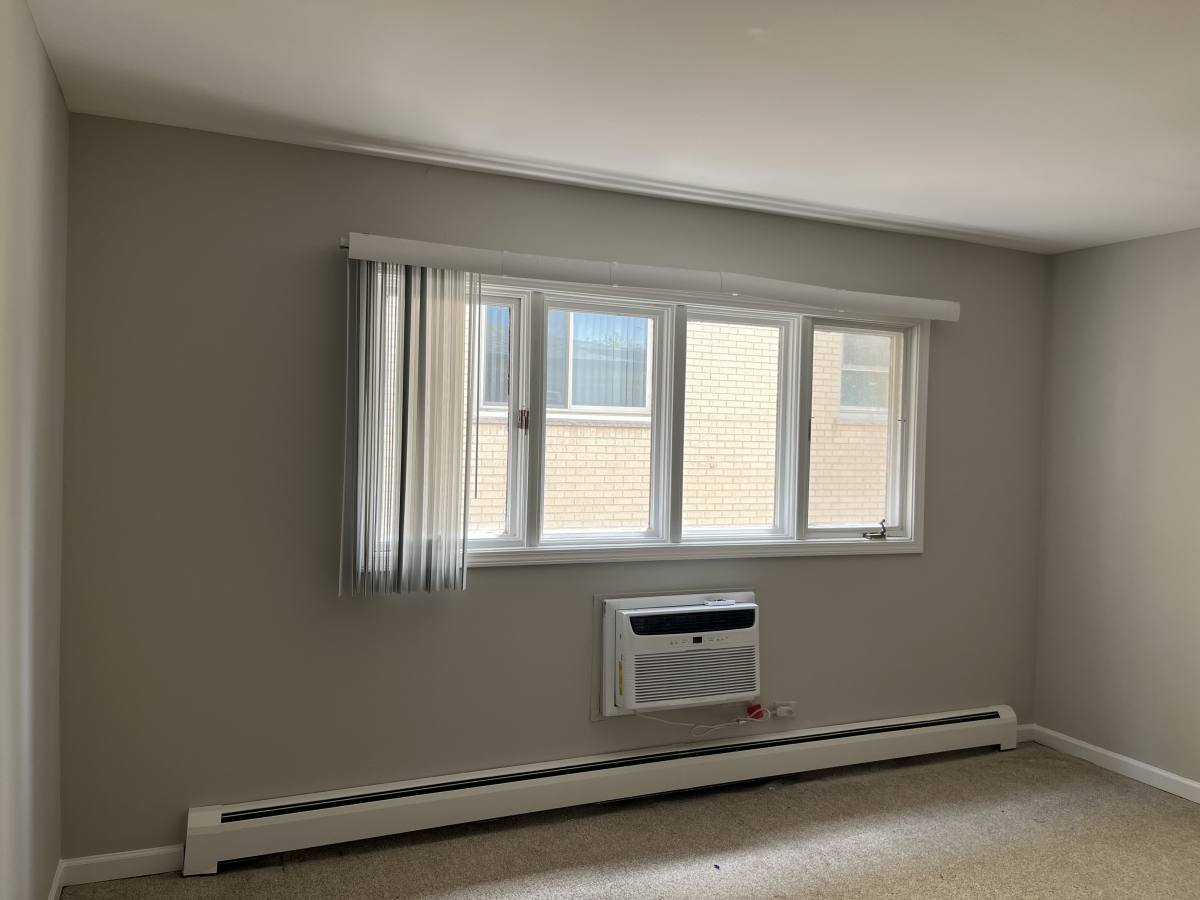 Apartment for rent at 1425 Ashland Ave #303, Des Plaines, IL 60016