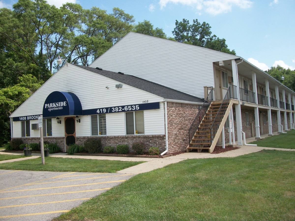 Apartment for rent at Parkside, 1350 Brookview Dr, Toledo, OH 43615