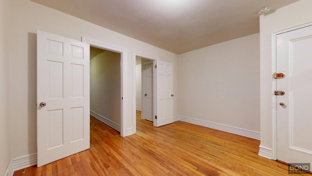 Apartment for rent at 338 E 70th St #3B, New York, NY 10021