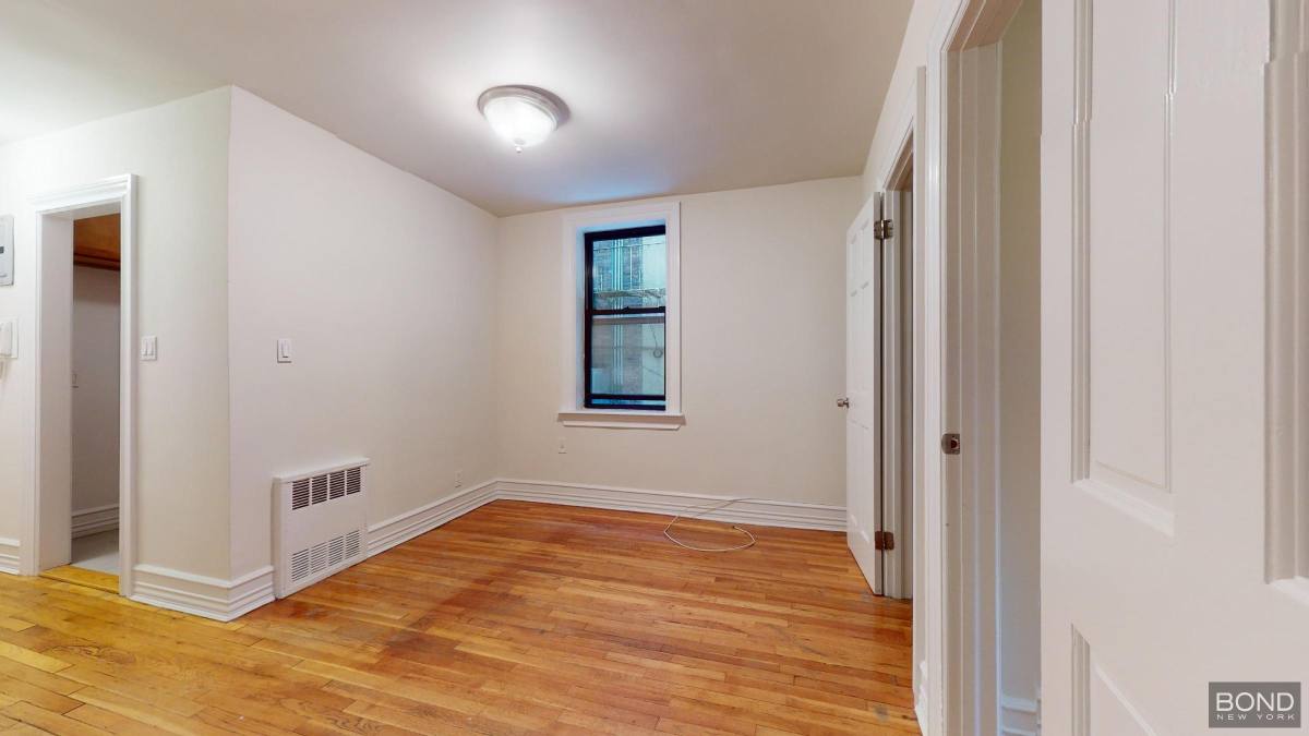 Apartment for rent at 338 E 70th St #3B, New York, NY 10021