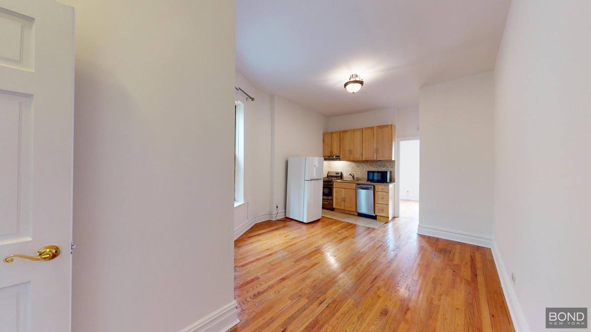 Apartment for rent at 1443 York Ave #4W, New York, NY 10075