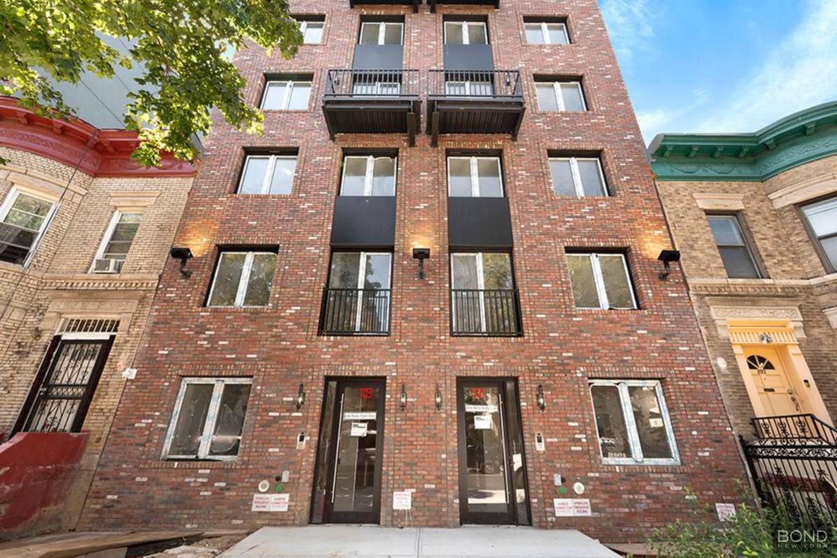 Apartment for rent at 900 New York Ave #2A, Brooklyn, NY 11203