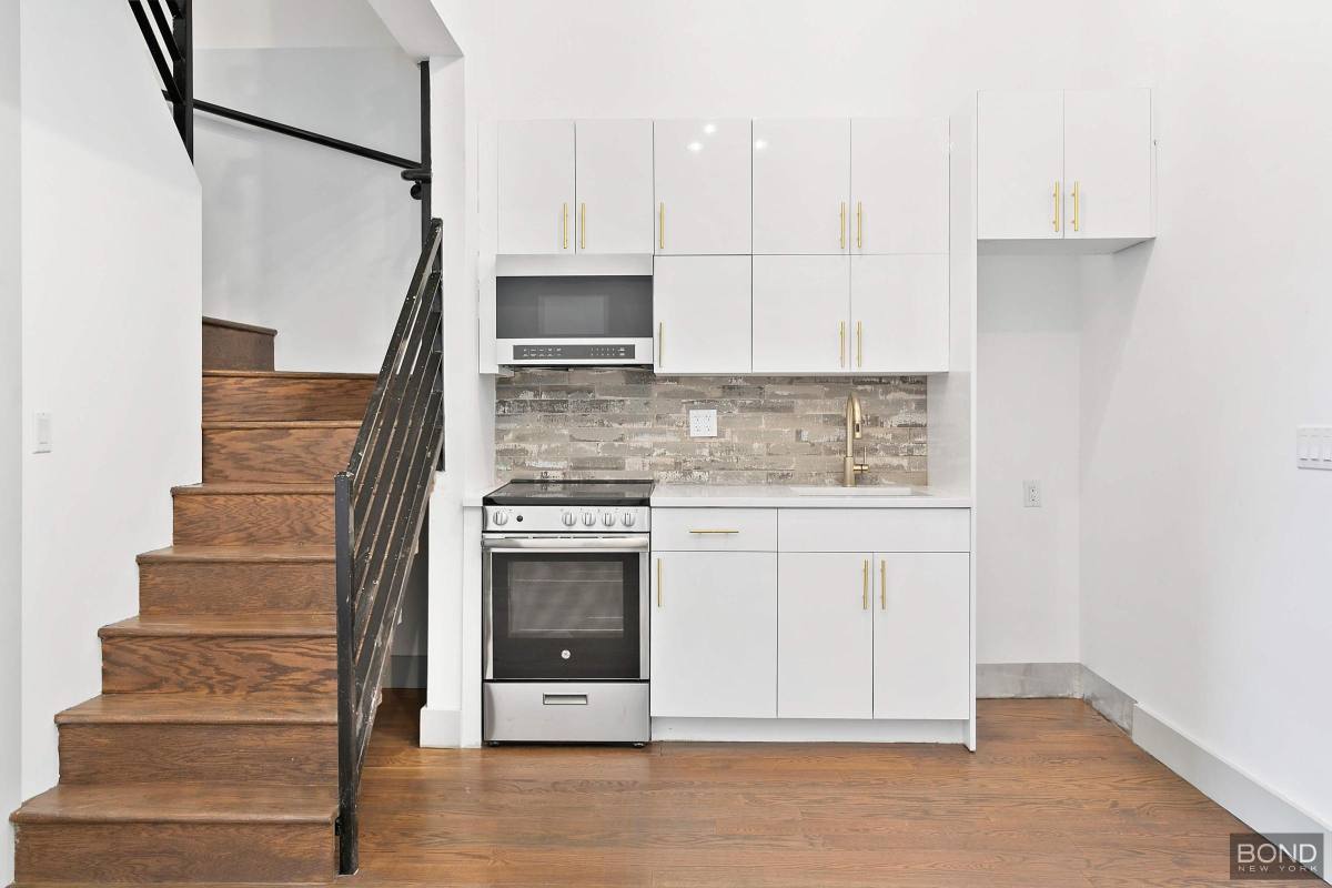Apartment for rent at 900 New York Ave #2A, Brooklyn, NY 11203