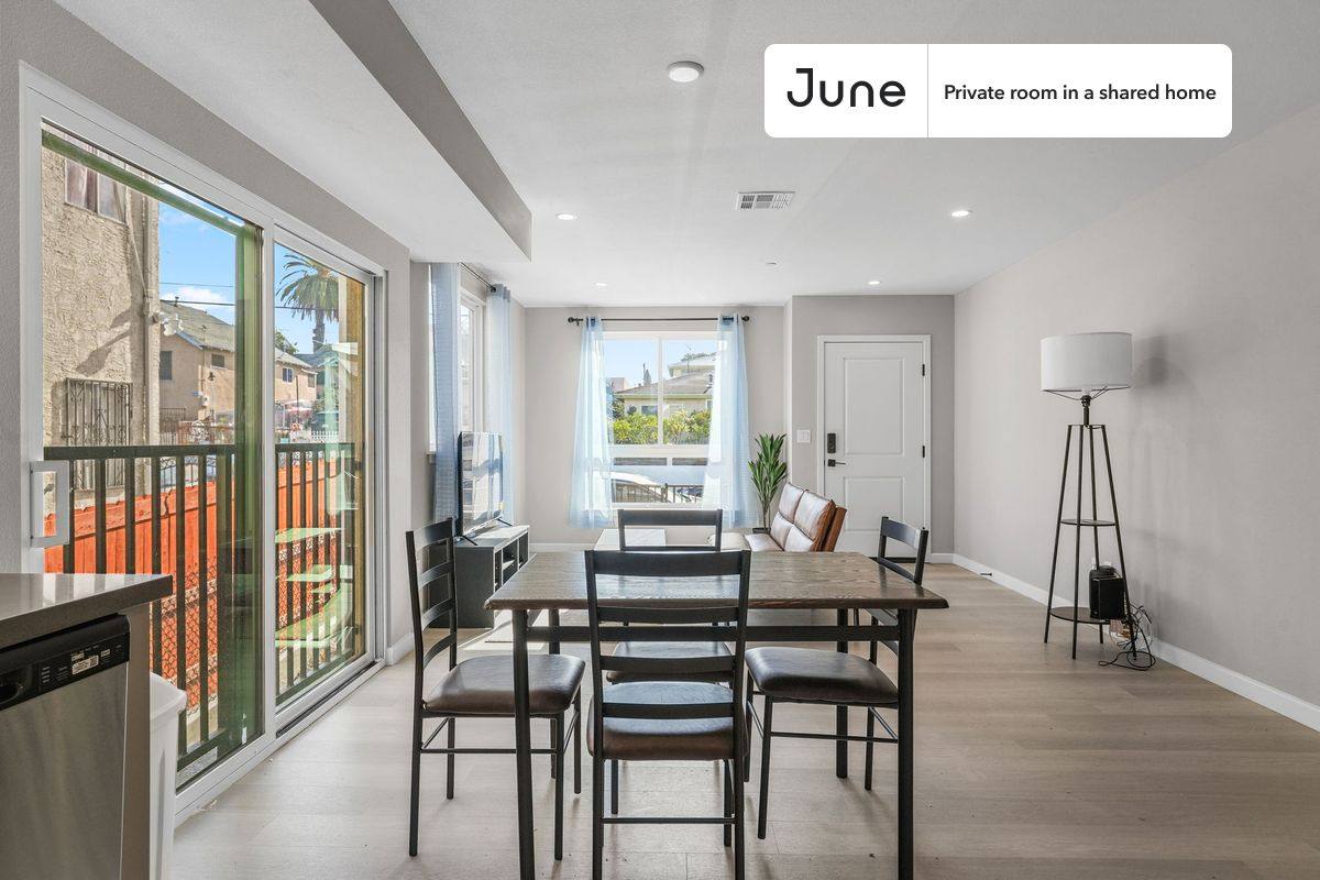 Apartment for rent at 327 N Chicago, Los Angeles, CA 90033