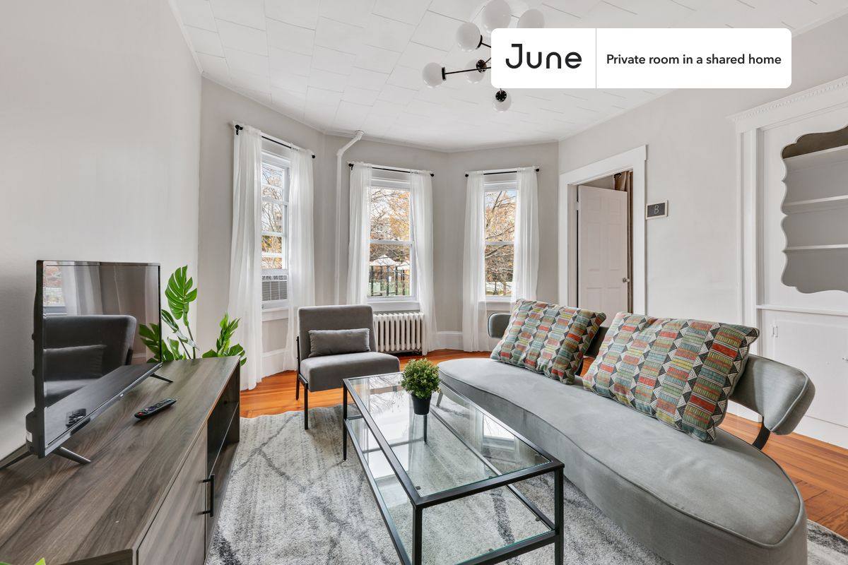 Apartment for rent at 29 Craigie St #C, Somerville, MA 02143
