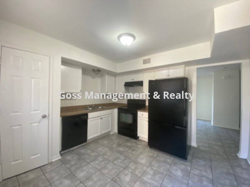 Townhouse for rent at 1801 Labette Manor Dr #11, Little Rock, AR 72205