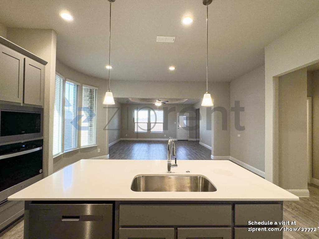 House for rent at 3108 Lionsgate Dr, Argyle, TX 76226