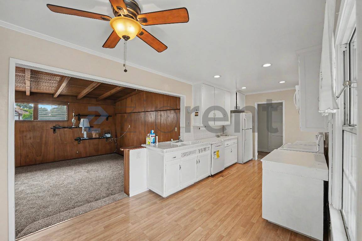 House for rent at 428 E 44th Circle, Long Beach, CA 90807