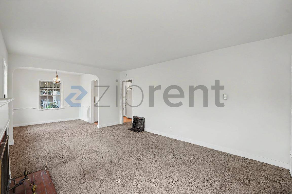 House for rent at 428 E 44th Circle, Long Beach, CA 90807