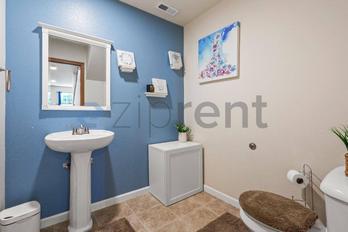 House for rent at 17518 14th Ave SE, Bothell, WA 98012