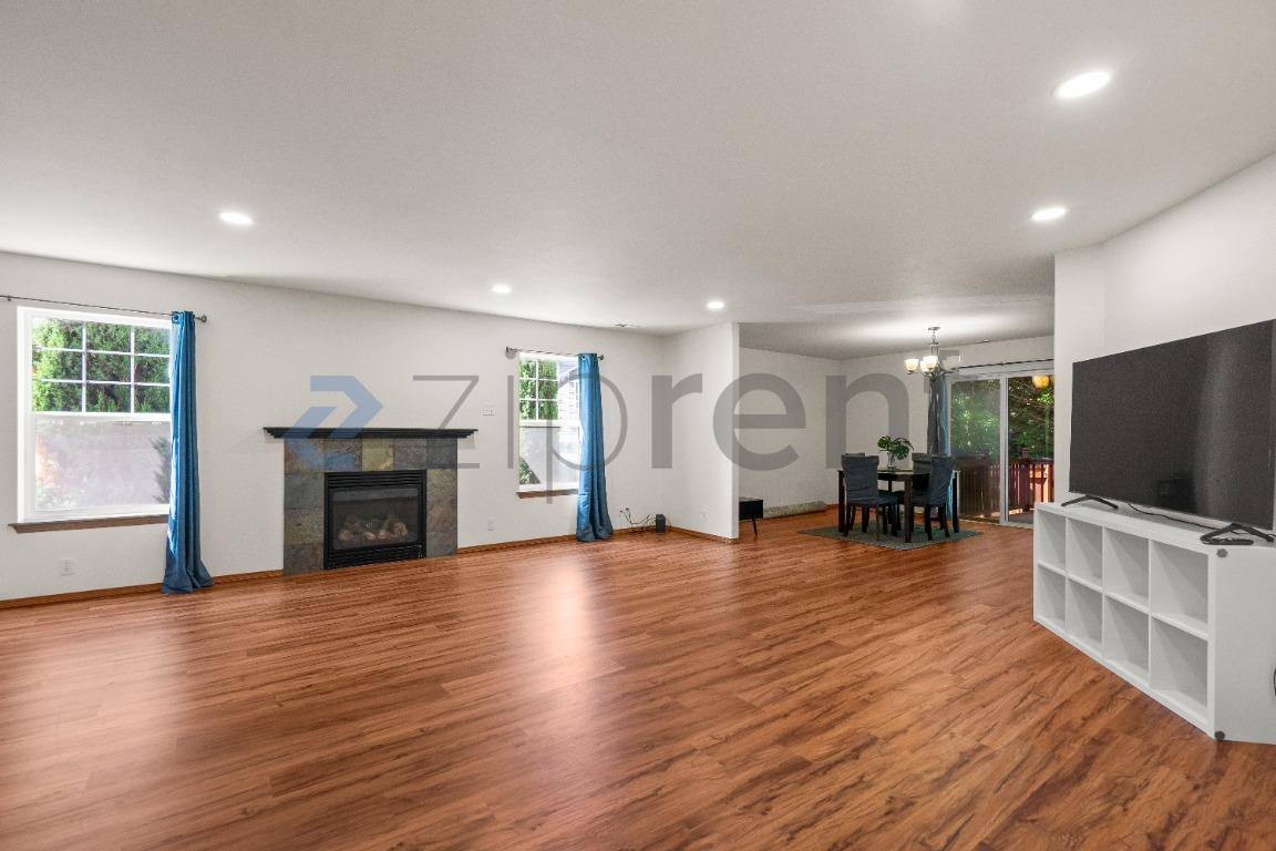 House for rent at 17518 14th Ave SE, Bothell, WA 98012