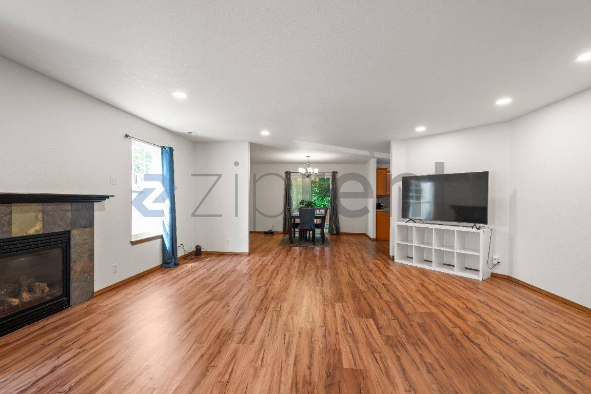House for rent at 17518 14th Ave SE, Bothell, WA 98012