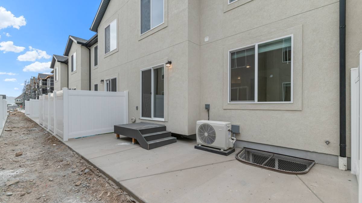 Townhouse for rent at 655 N 1850 E, Salem, UT 84653