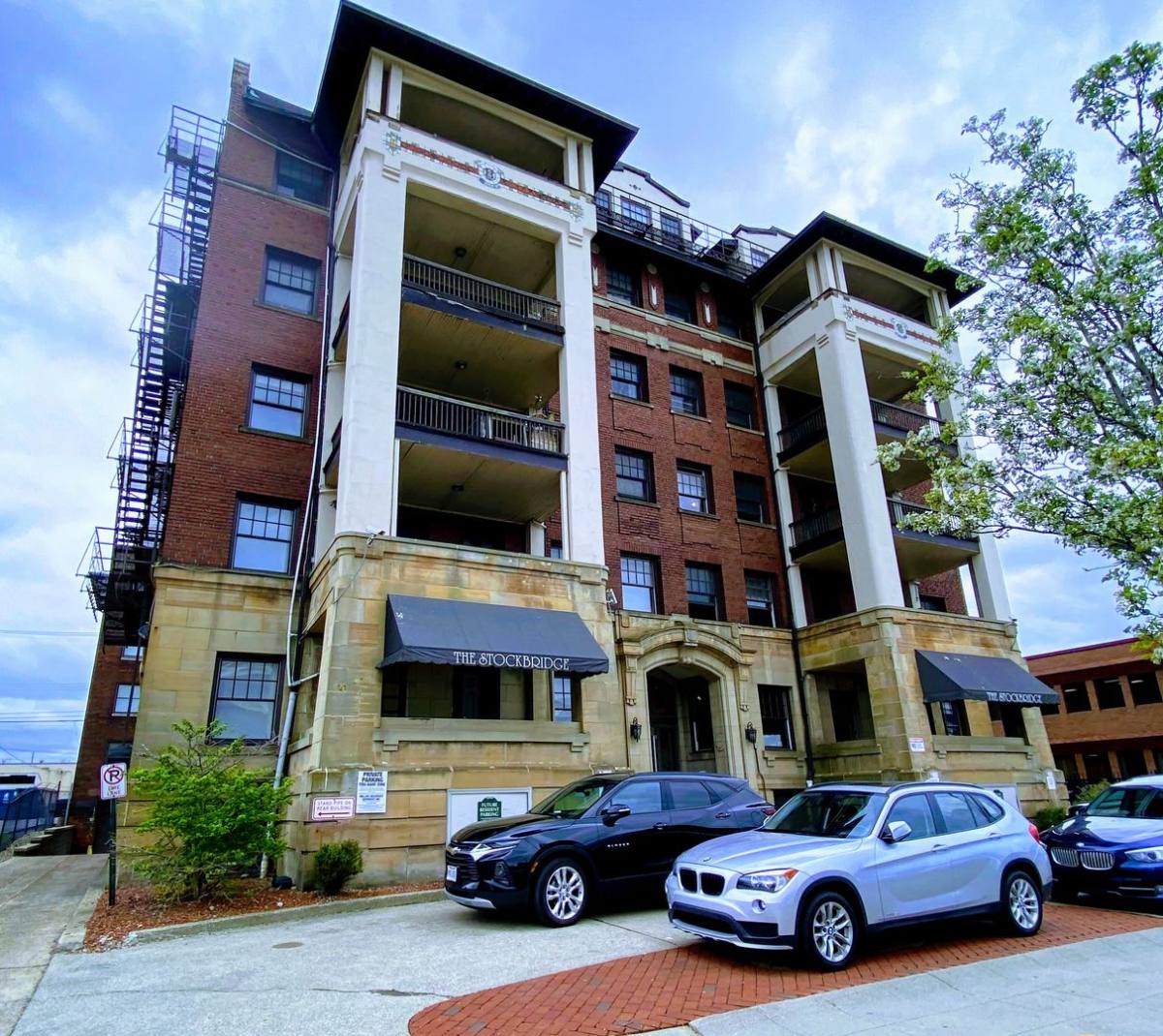 Apartment for rent at 3328 Euclid Ave, Cleveland, OH 44115