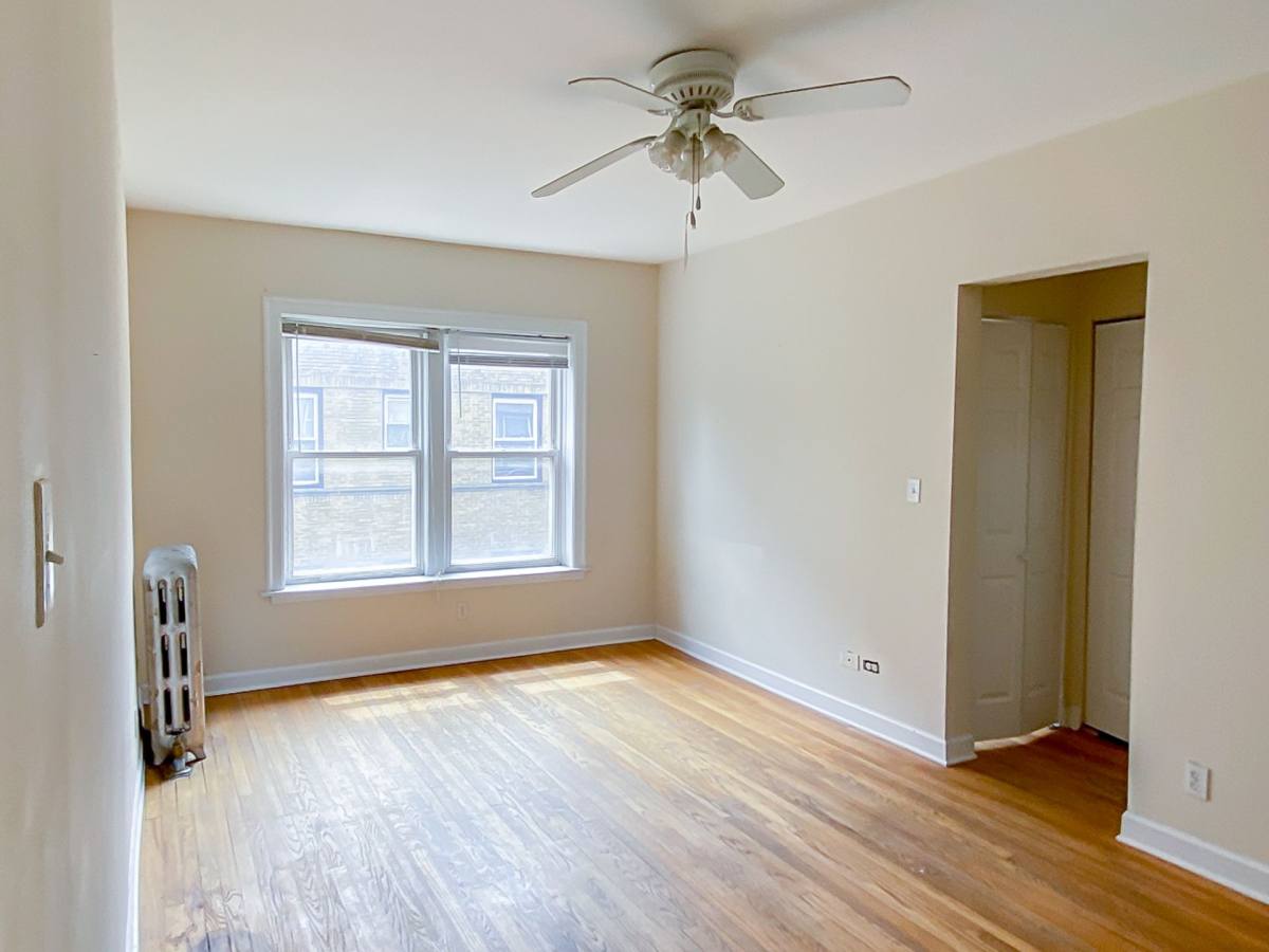 Apartment for rent at 3912 N Pine Grove Ave, Chicago, IL 60613
