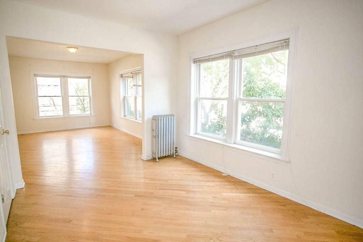 Apartment for rent at 3912 N Pine Grove Ave, Chicago, IL 60613