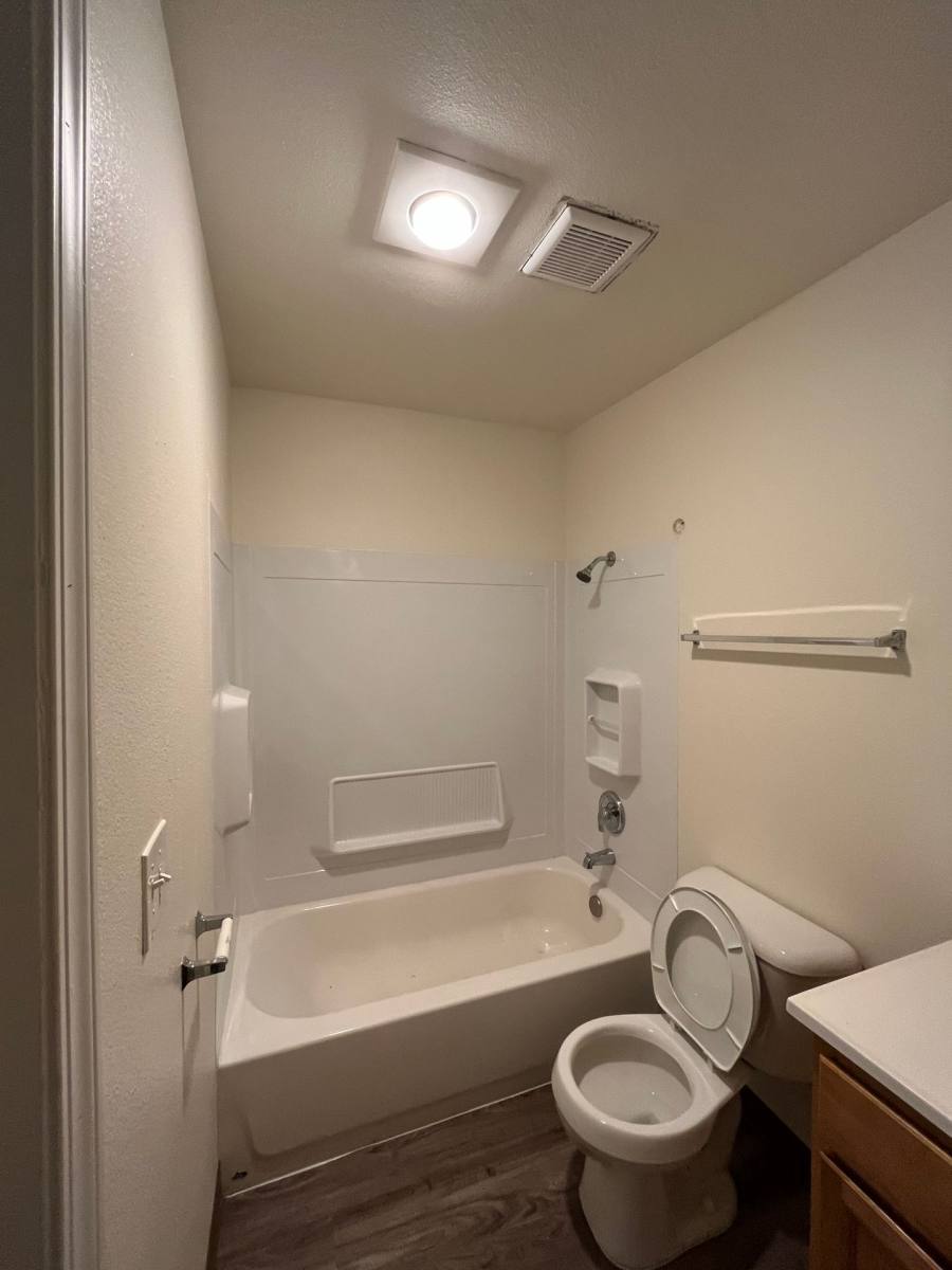 Apartment for rent at 1505 Brush College Rd NW, Salem, OR 97304