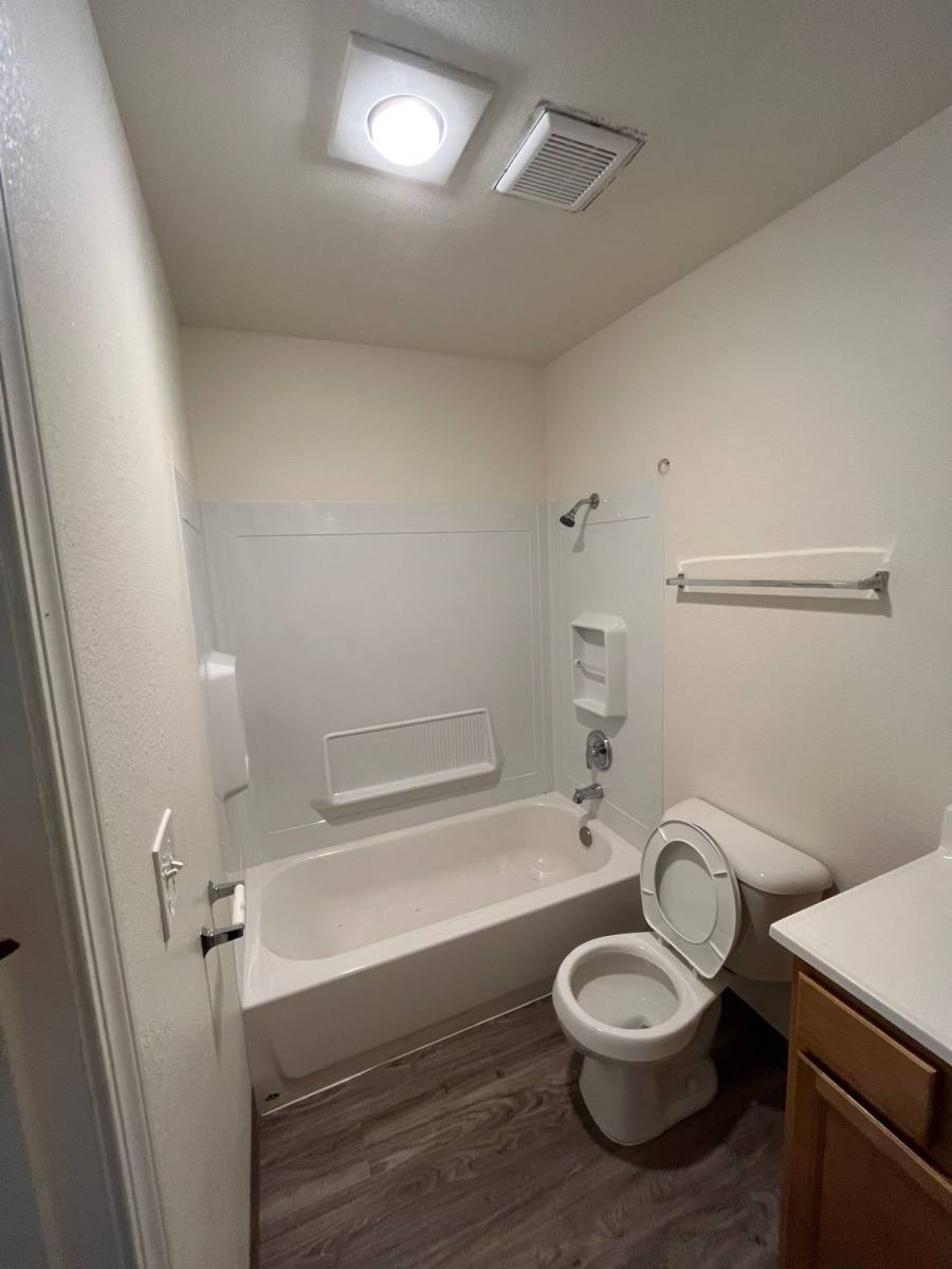 Apartment for rent at 1505 Brush College Rd NW, Salem, OR 97304