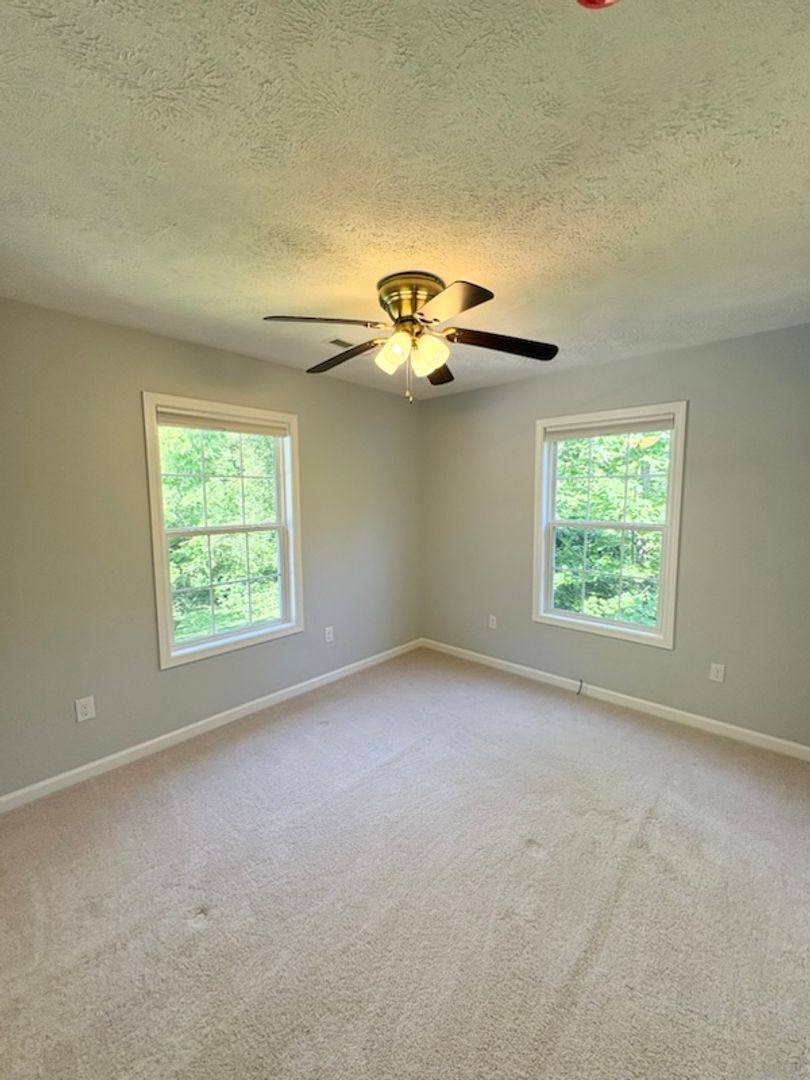 House for rent at 160 Burning Oaks Dr, Sevierville, TN 37876