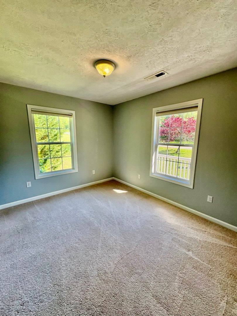House for rent at 160 Burning Oaks Dr, Sevierville, TN 37876