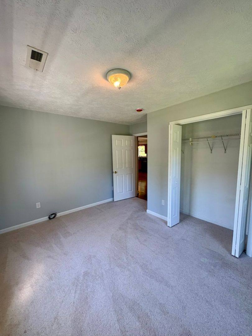 House for rent at 160 Burning Oaks Dr, Sevierville, TN 37876