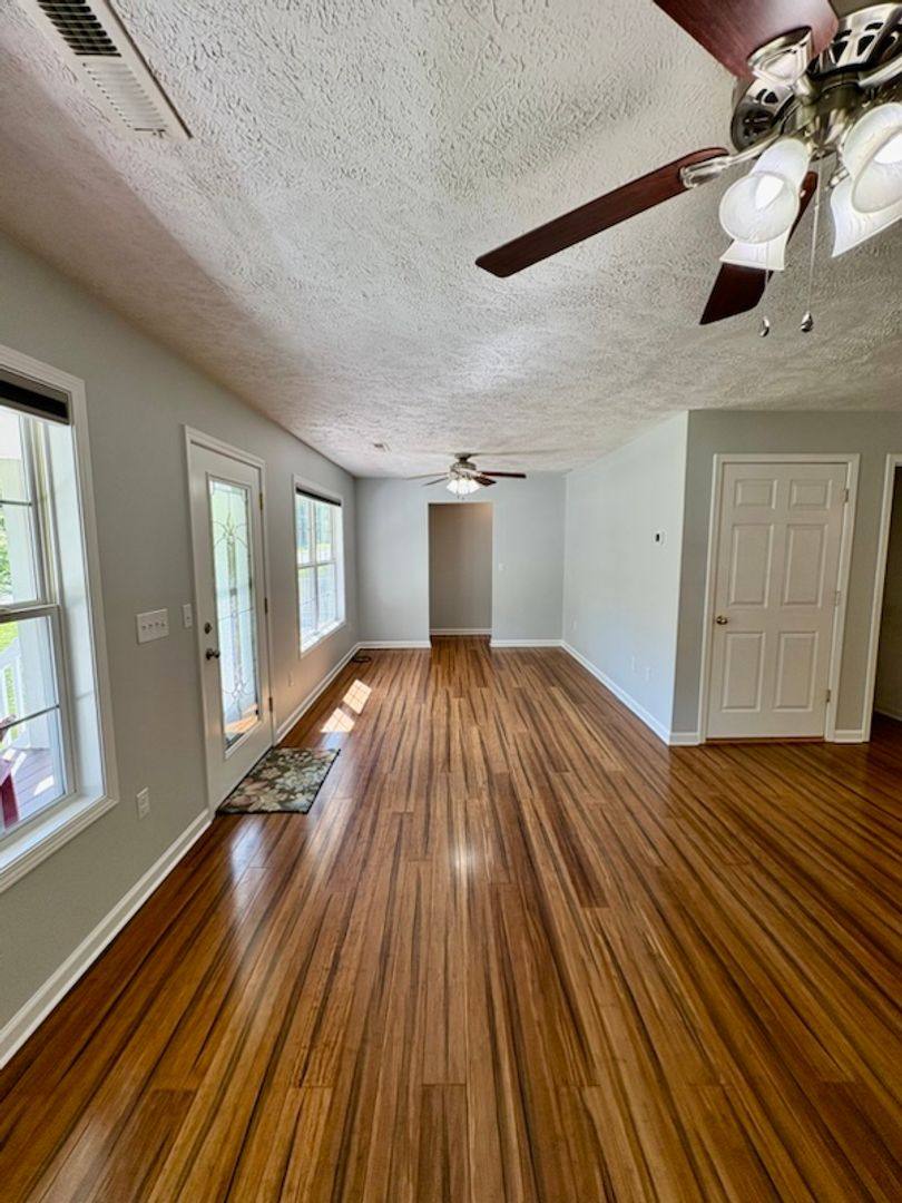 House for rent at 160 Burning Oaks Dr, Sevierville, TN 37876