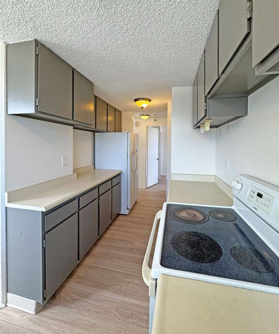 Apartment for rent at 2724 Kahoaloha Lane, Honolulu, HI 96826
