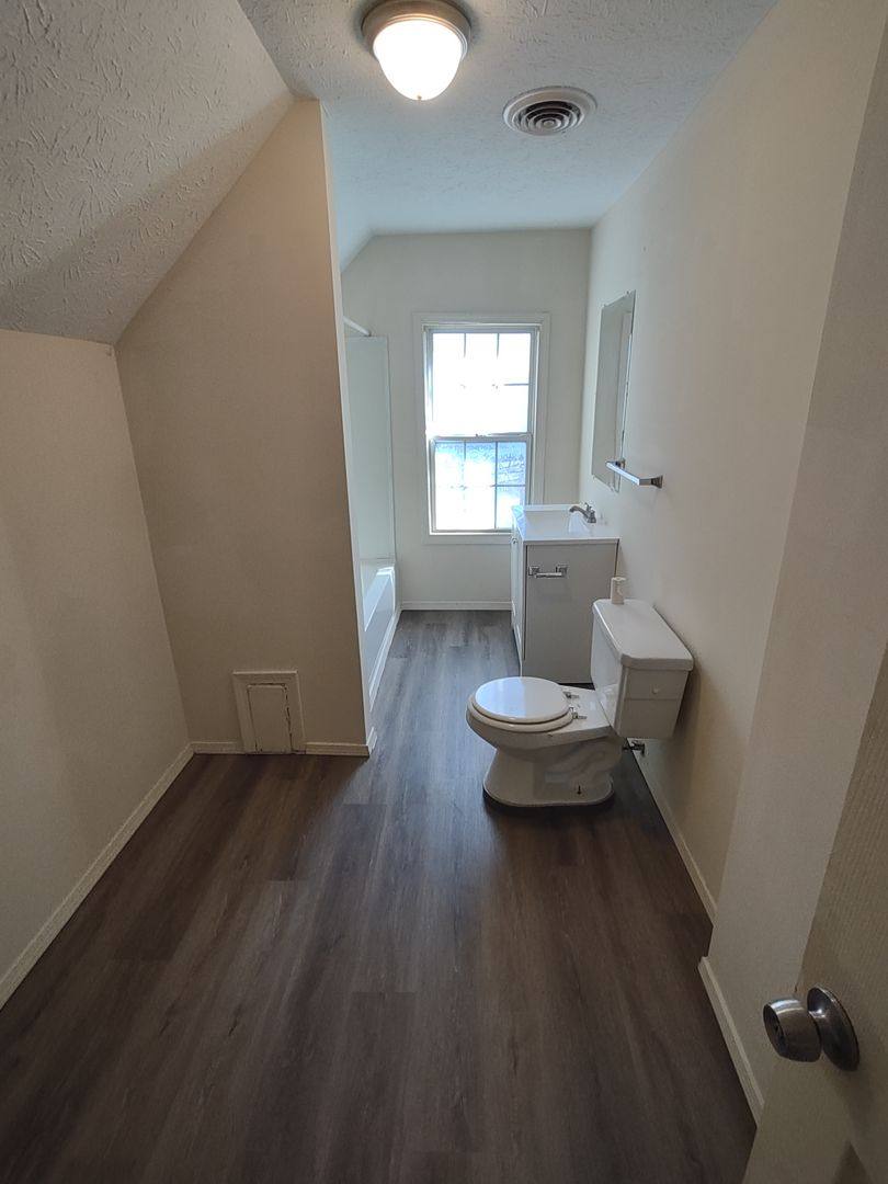 Apartment for rent at 1459 Ridgewood Ave, Lakewood, OH 44107