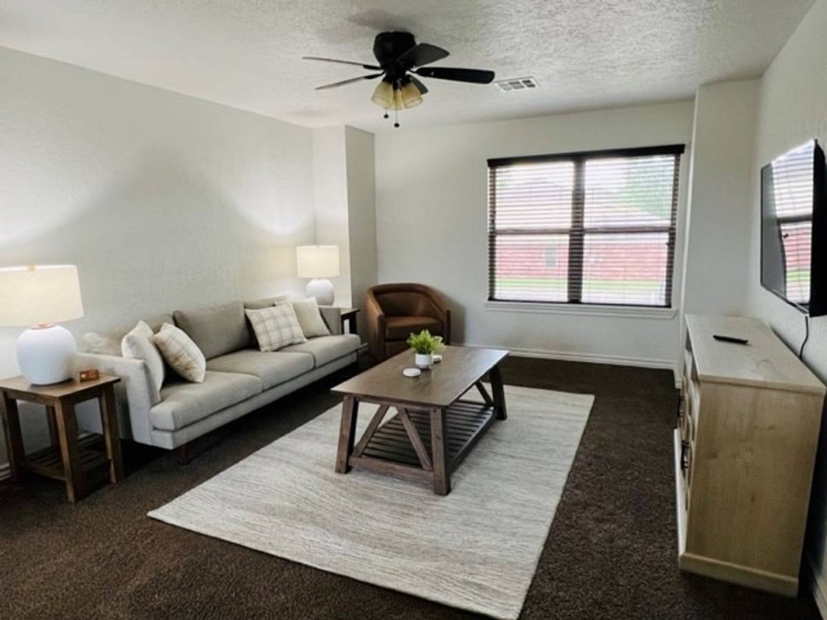Townhouse for rent at 20849 Landmark Dr, Harrah, OK 73045