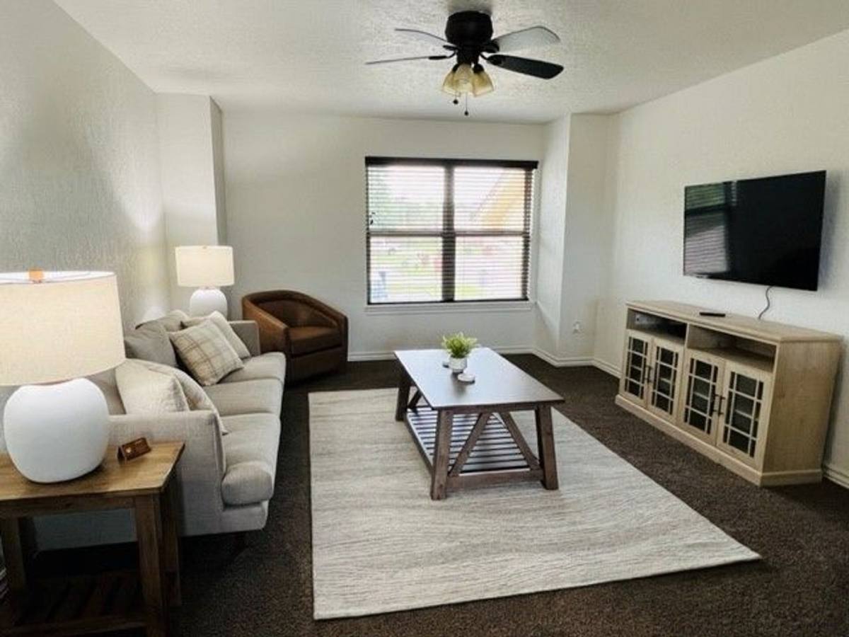 Townhouse for rent at 20849 Landmark Dr, Harrah, OK 73045