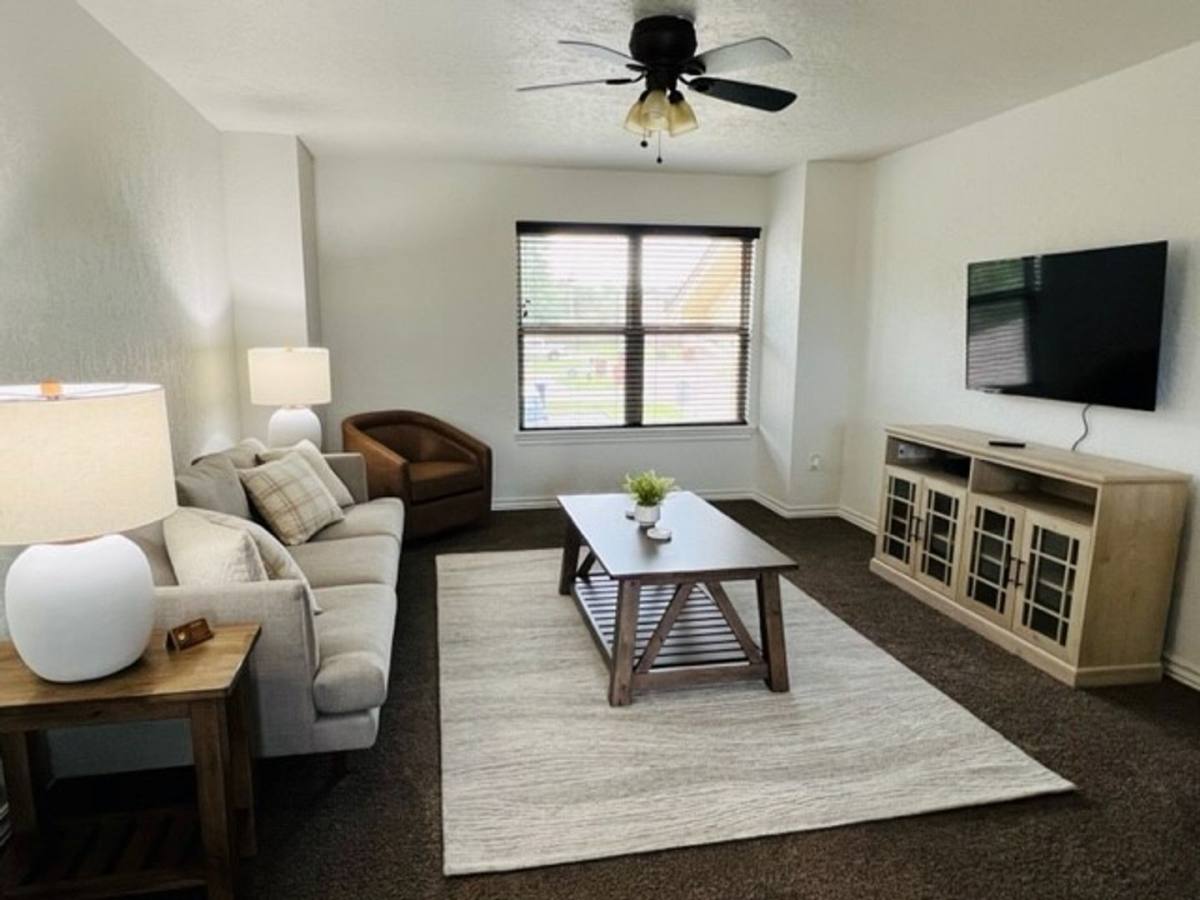 Townhouse for rent at 20849 Landmark Dr, Harrah, OK 73045