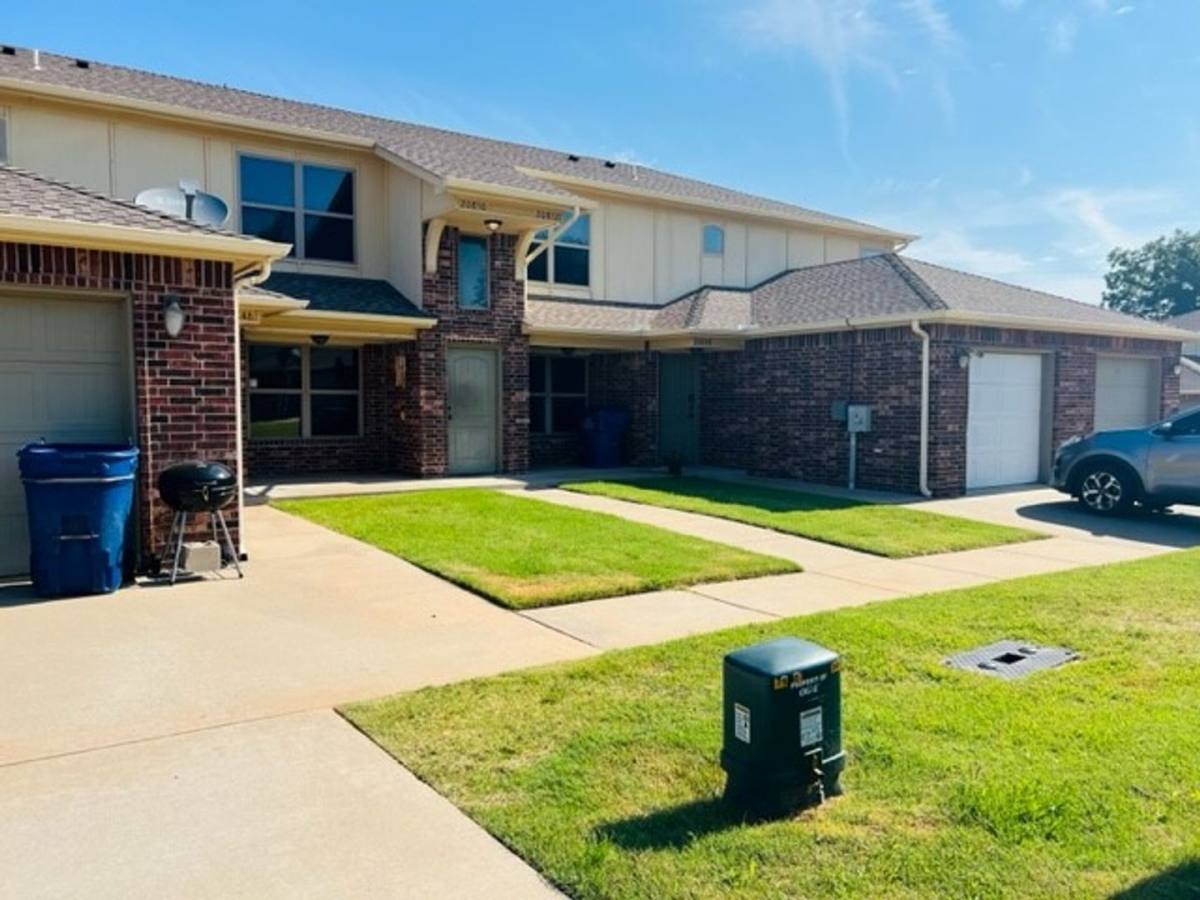 Townhouse for rent at 20849 Landmark Dr, Harrah, OK 73045